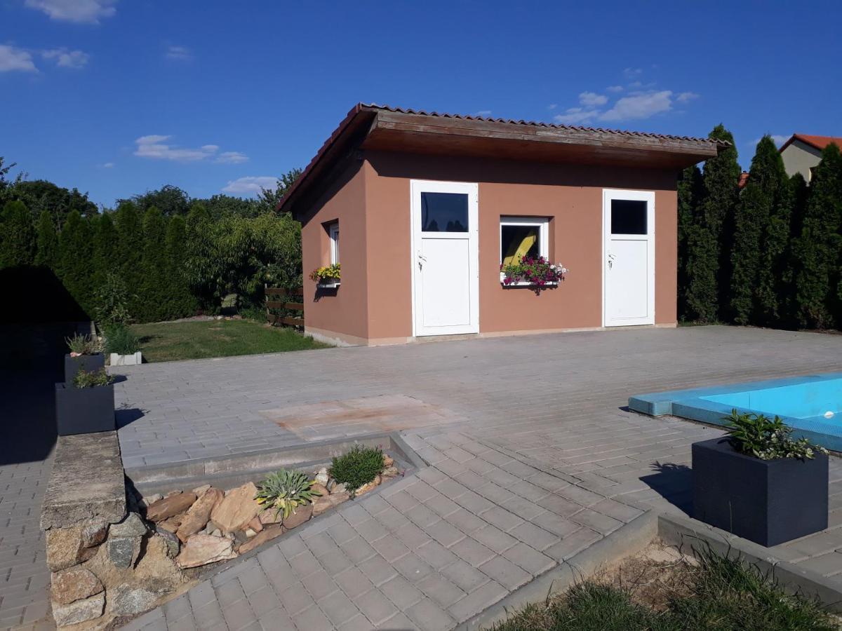 Prazdninovy Dum Bezkov U Znojma Villa Екстериор снимка